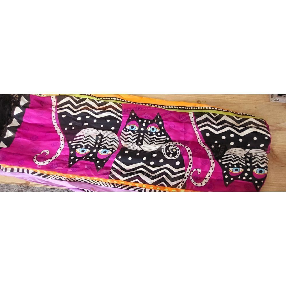 Picasso style cat scarf